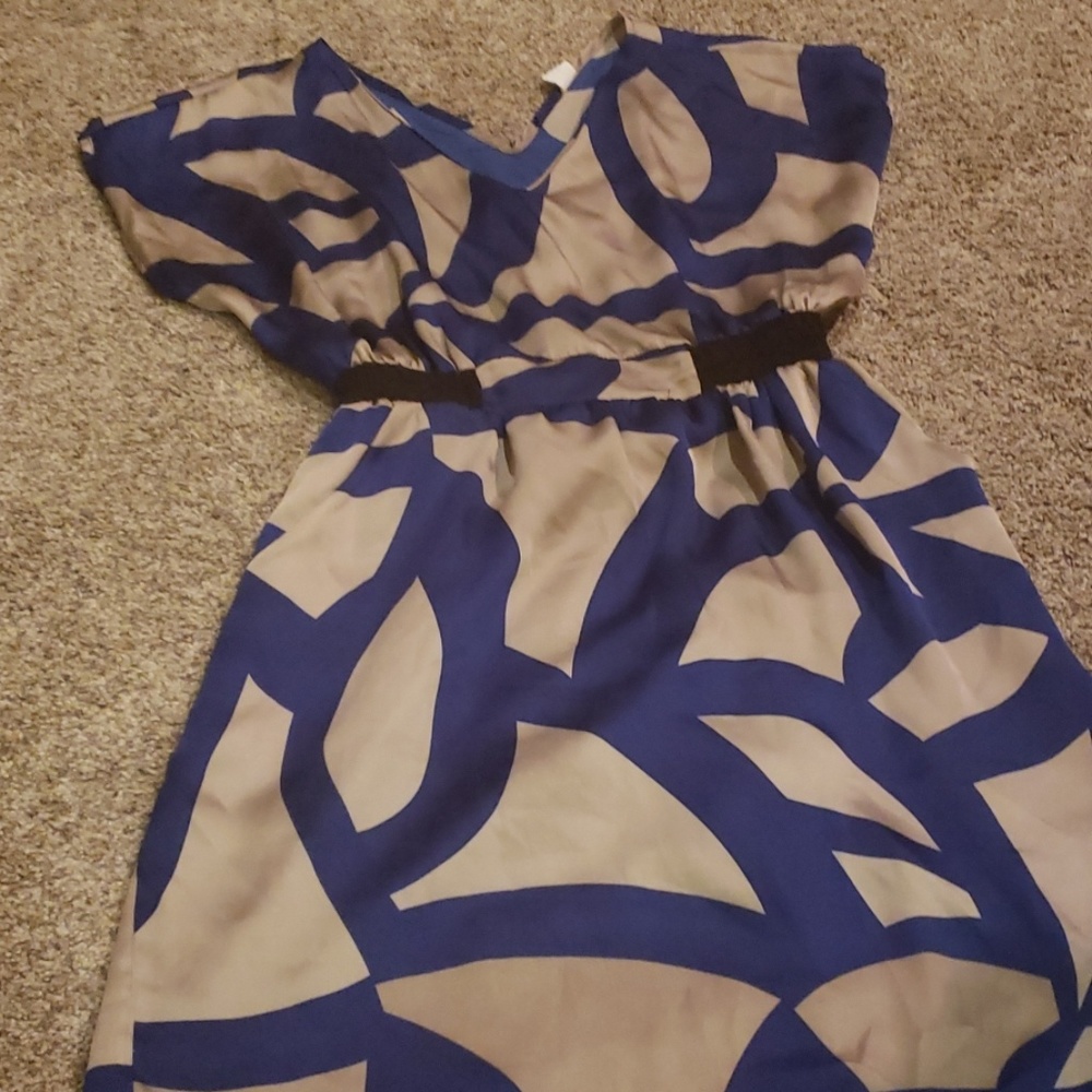 Dress - Picture 2 of 3